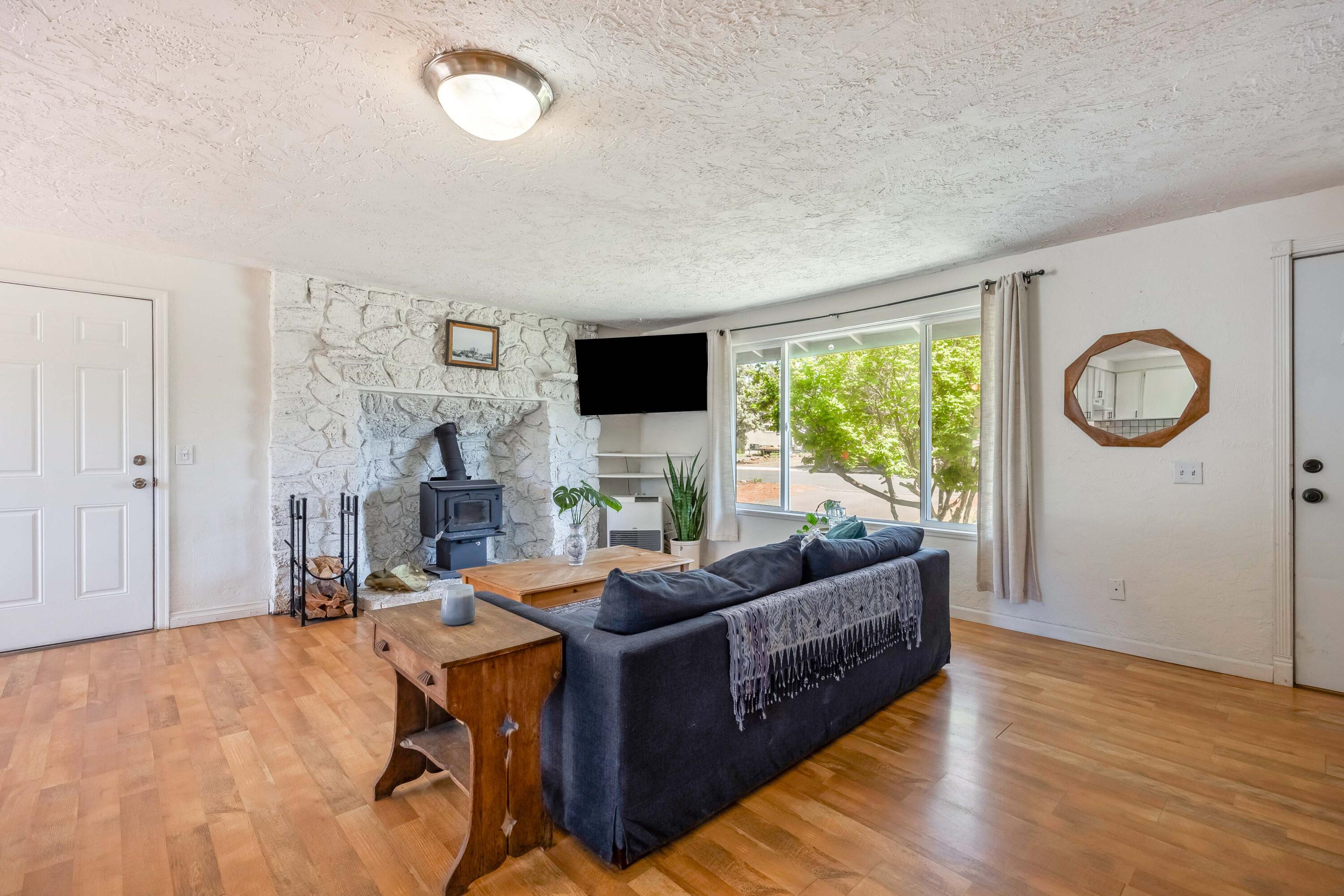 63609 Hunters Circle Bend, OR 97701 - Photo 7 of 38 07