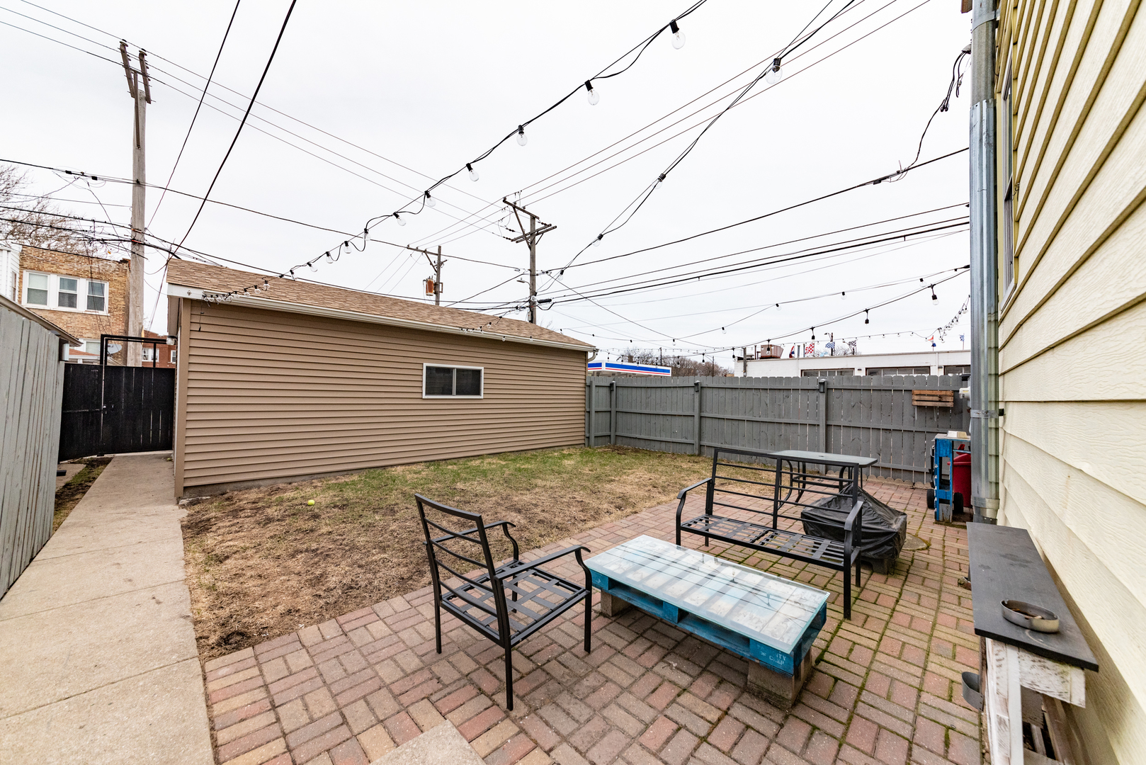 4014 West Nelson Street, Unit 1 Chicago, IL 60641 - Photo 20 of 21 a outdoor view with a sitting space