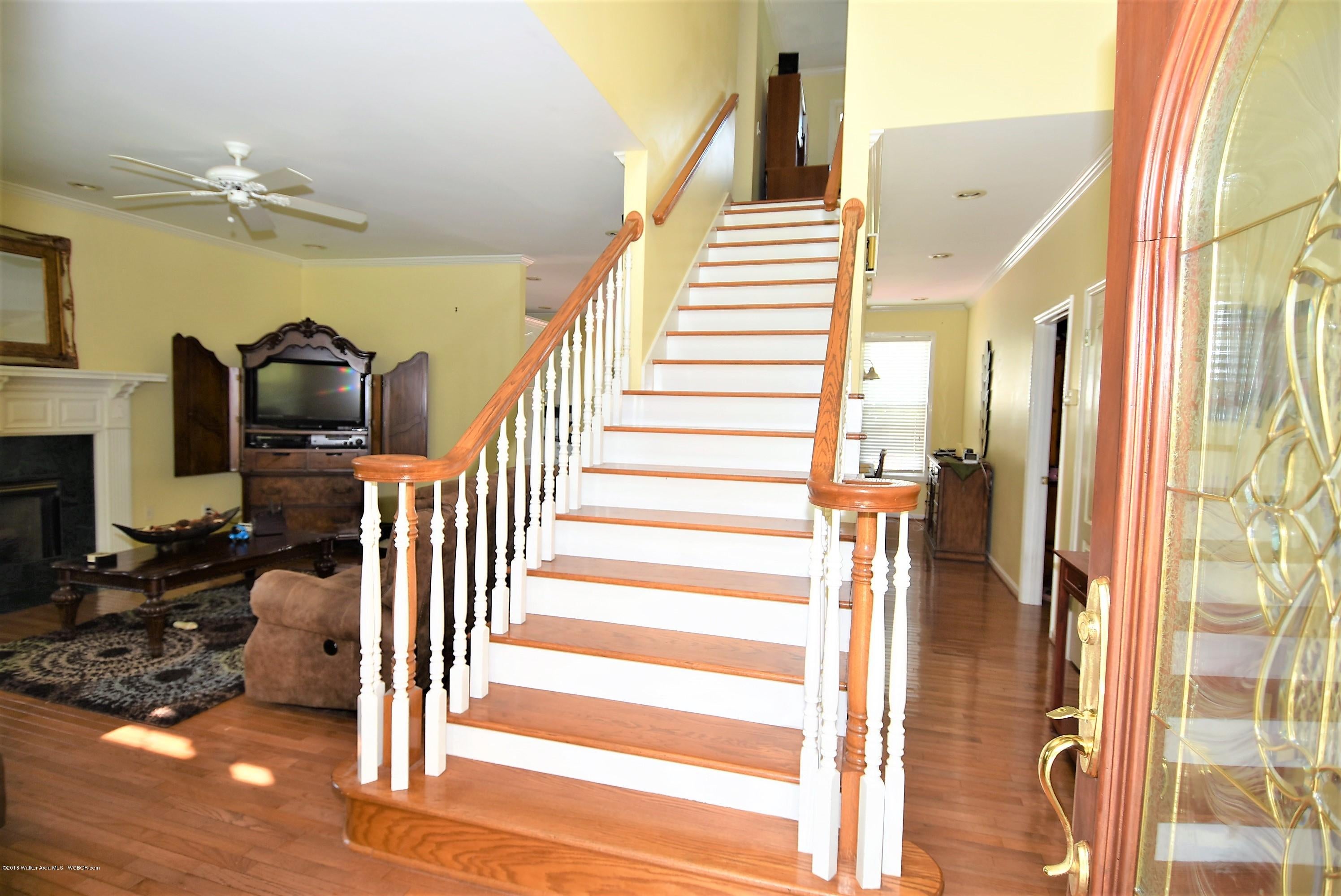 349 Robinson Loop Jasper, AL 35504 - Photo 3 of 36 Gallery Image 3
