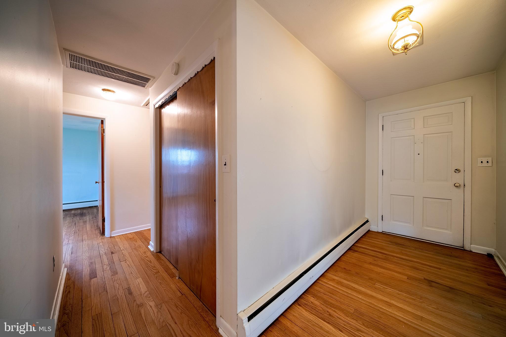 219 West Upper Ferry Road Ewing, NJ 08628 - Photo 14 of 34