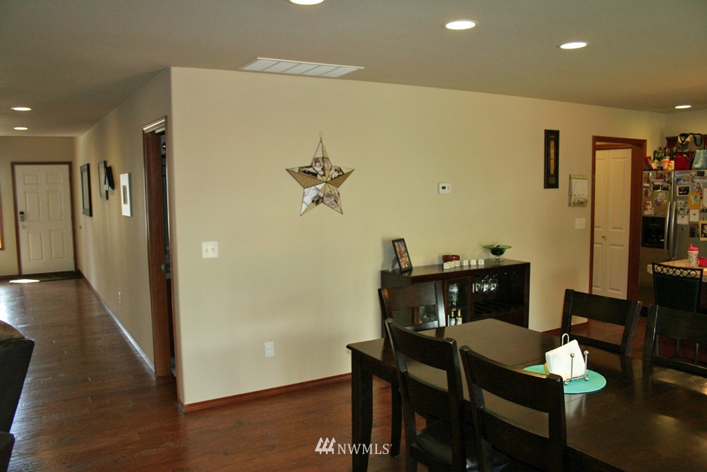 408 Barry Loop Mount Vernon, WA 98274 - Photo 3 of 25 Gallery Image 3