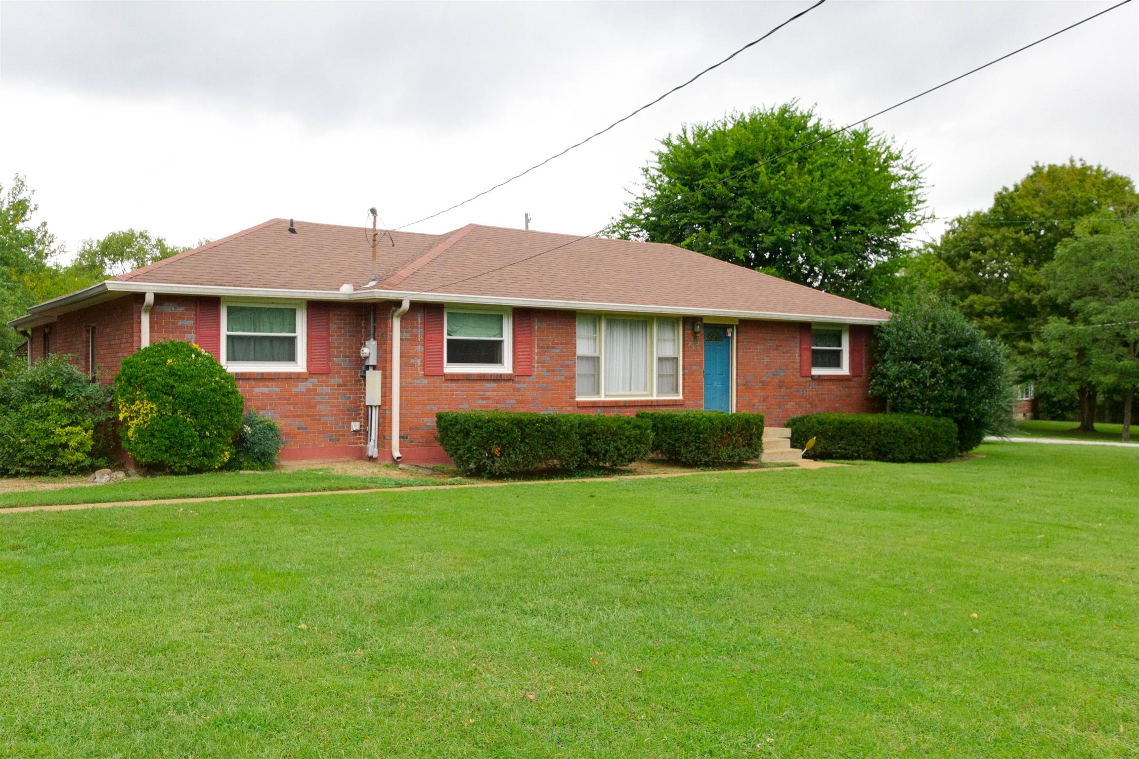 706 East Campbell Road Madison, TN 37115 - Photo 2 of 25 Large level 1 acre yard