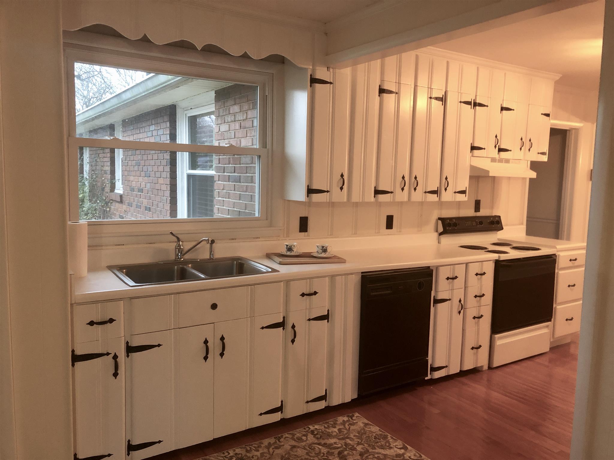 706 East Campbell Road Madison, TN 37115 - Photo 6 of 25 Open Kitchen with lots of cabinet and counter space.