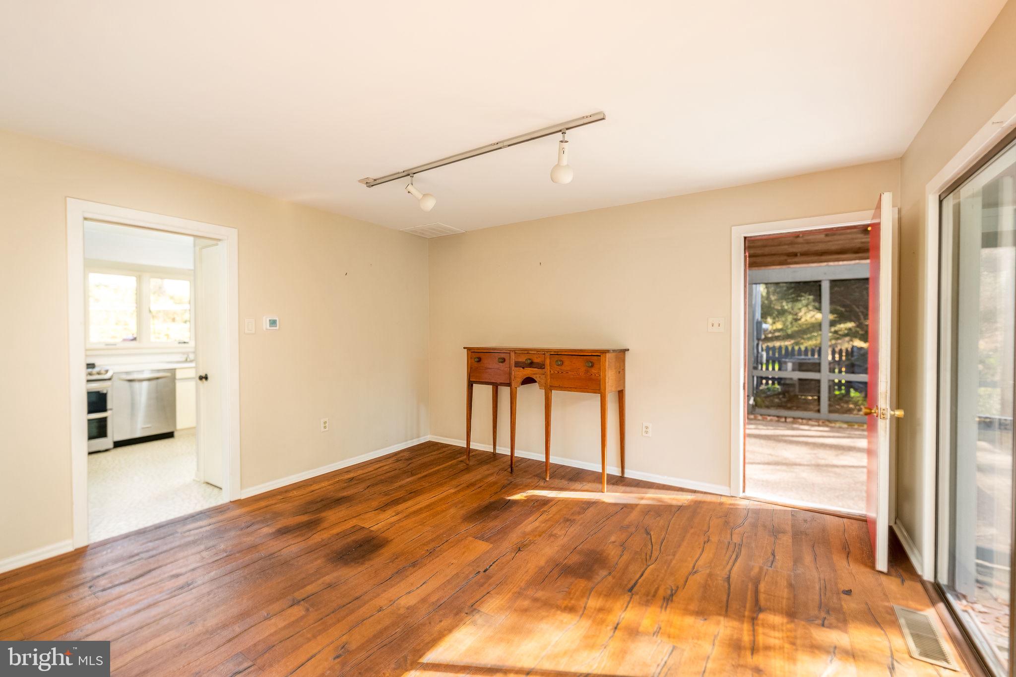 142 Chesterville Road Landenberg, PA 19350 - Photo 11 of 32 Living Room