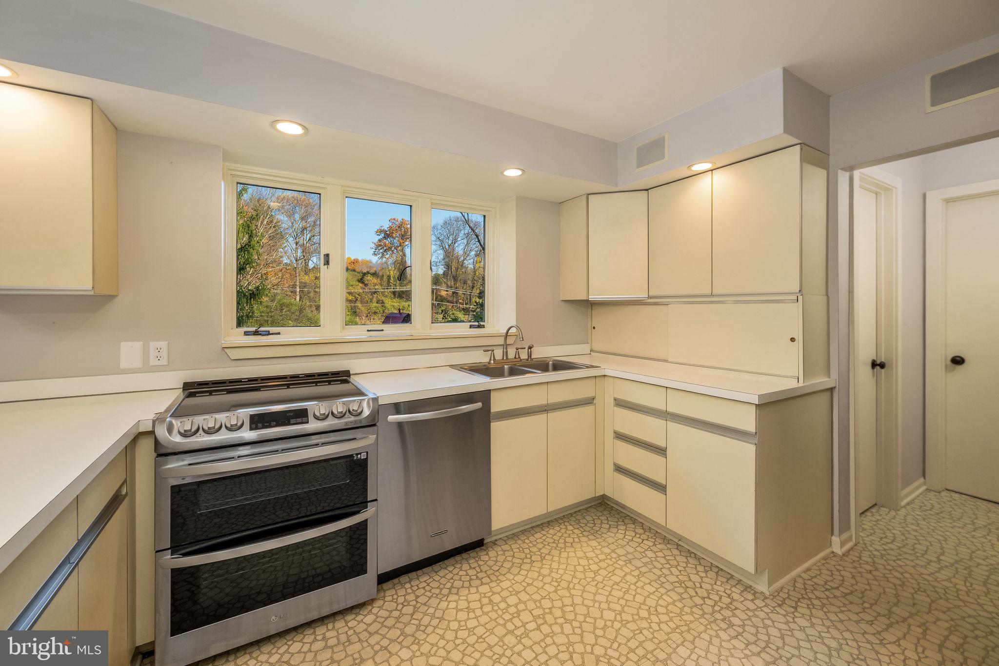 142 Chesterville Road Landenberg, PA 19350 - Photo 12 of 32 Kitchen