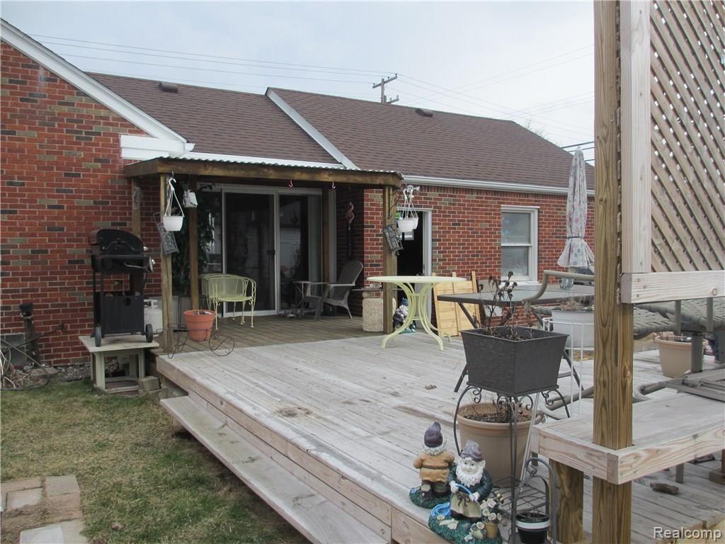 13219 Rosedale Street Southgate, MI 48195 - Photo 11 of 19 IMG_8547.JPG