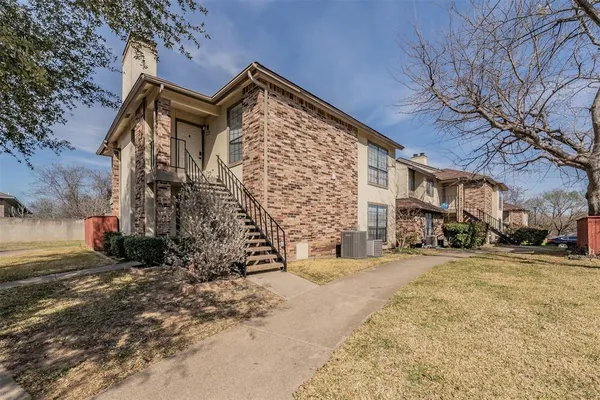 $195,000 | 941 Turtle Cove, Unit 129, Irving, TX 75060