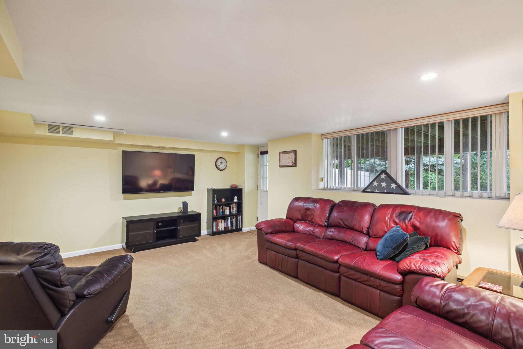 11810 Basile Road Philadelphia, PA 19154 - Photo 32 of 43 Gallery Image 32