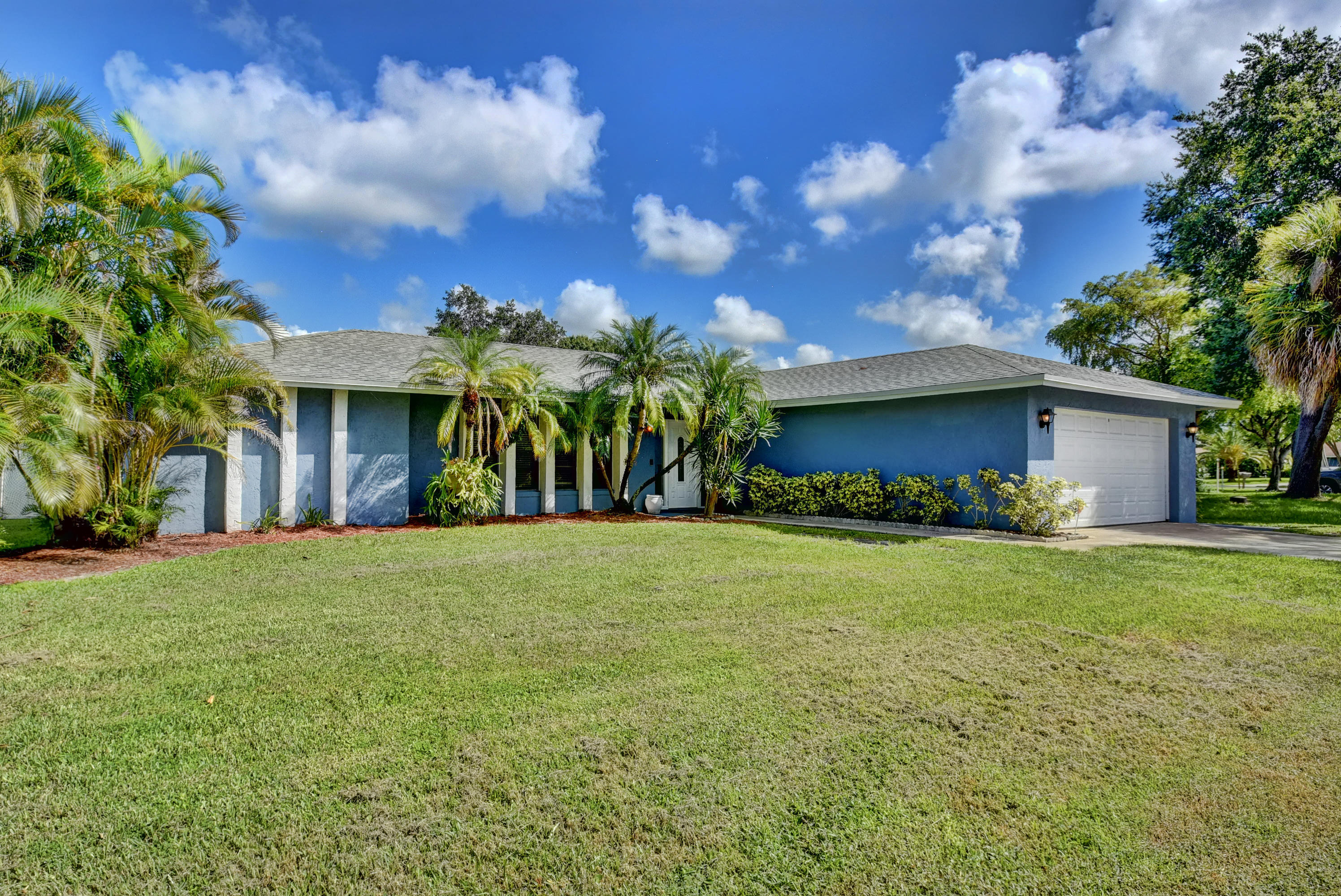 46 Cleveland Road Lake Worth, FL 33467 - Photo 3 of 40 No HOA