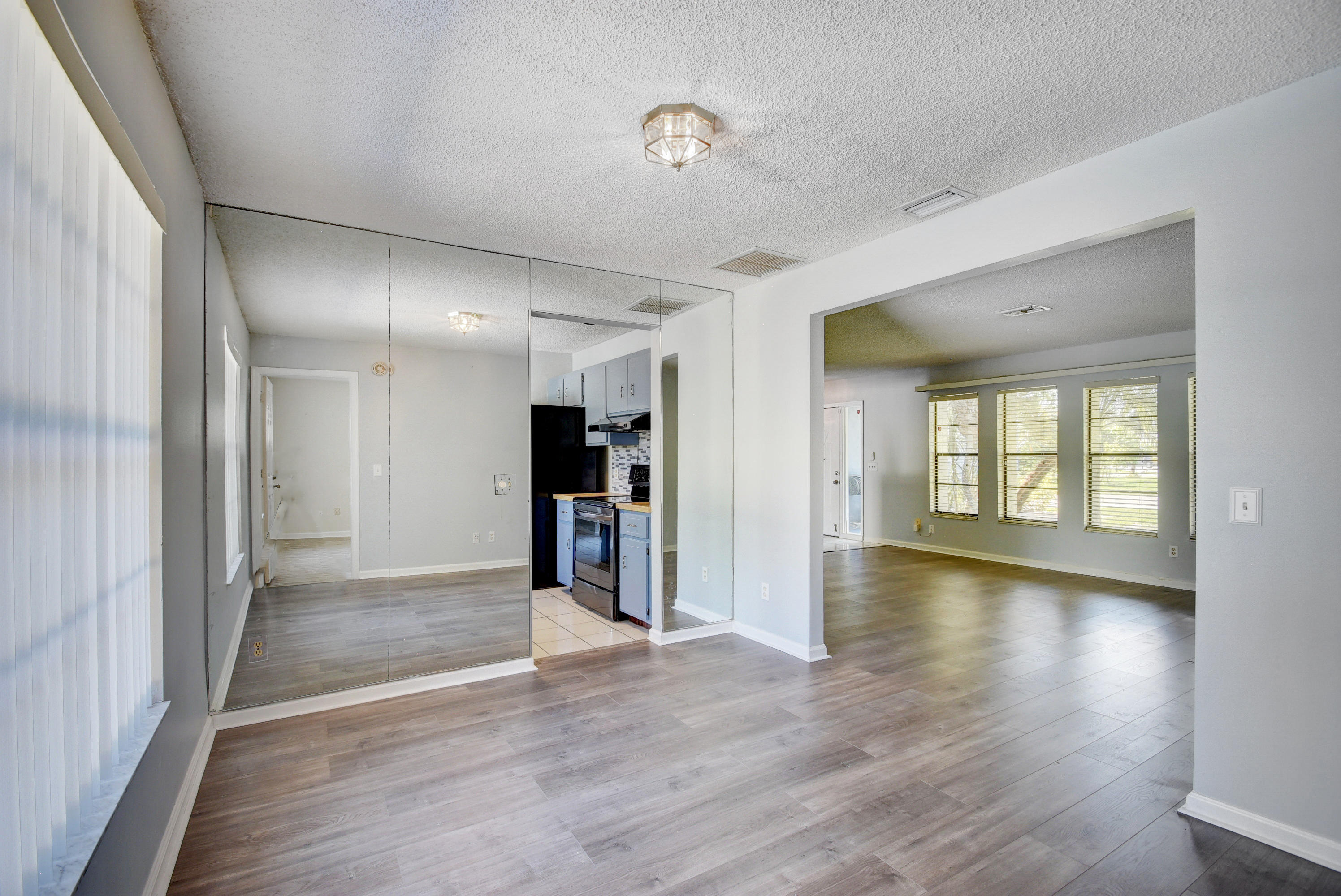 46 Cleveland Road Lake Worth, FL 33467 - Photo 10 of 40 Off Living & Kitchen