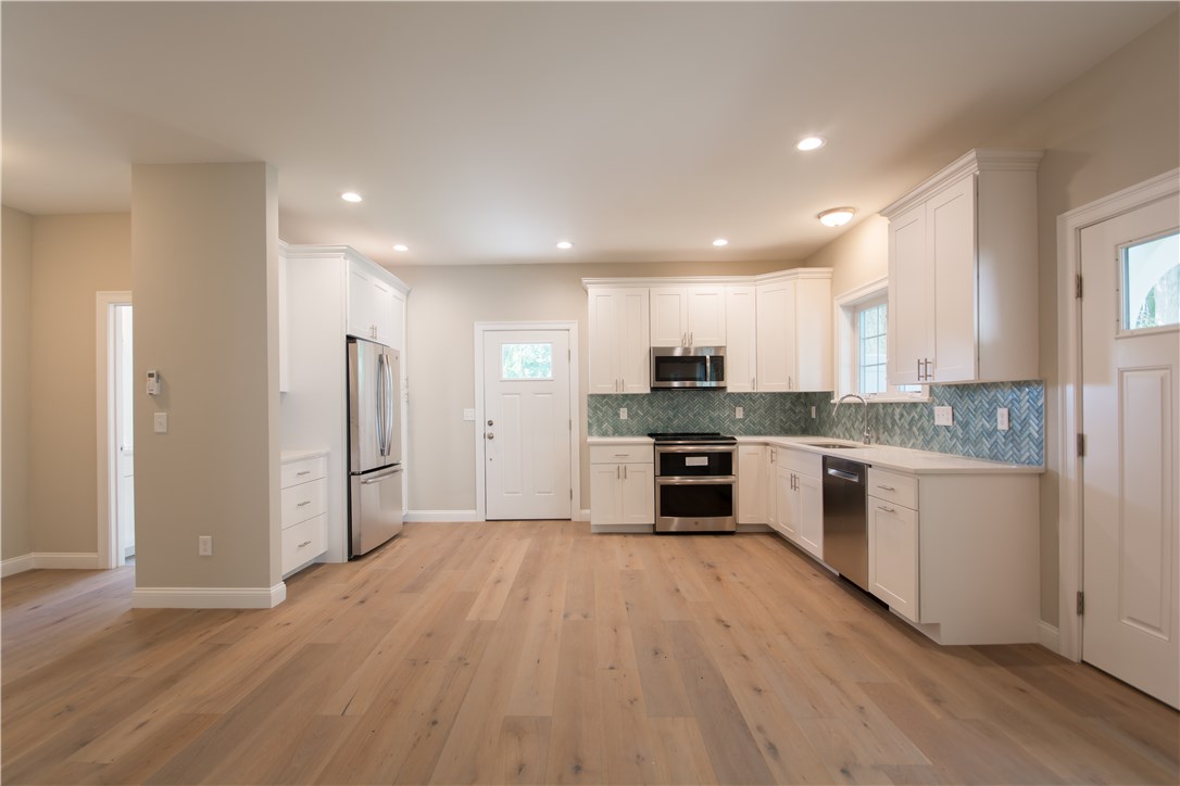 94 Sandy Point Farm Road, Unit 3 Portsmouth, RI 02871 - Photo 7 of 38