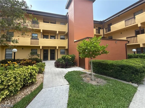 $1,999 | 6136 Whiskey Creek Drive, Unit 506, Fort Myers, FL 33919