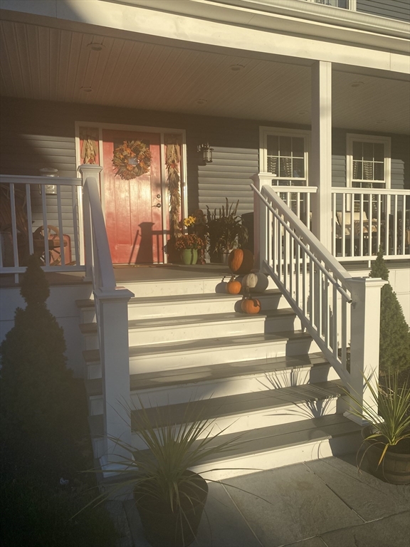 29 Bennett Street Hudson, MA 01749 - Photo 4 of 31