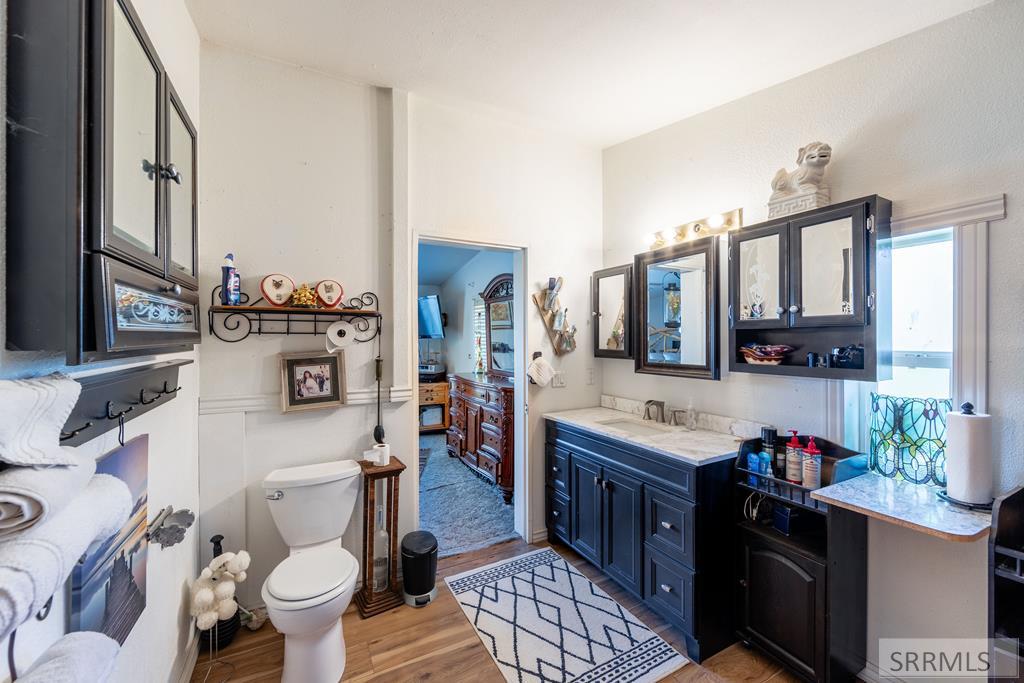 286 North 2300 East St. Anthony, ID 83445 - Photo 15 of 32 Master bathroom