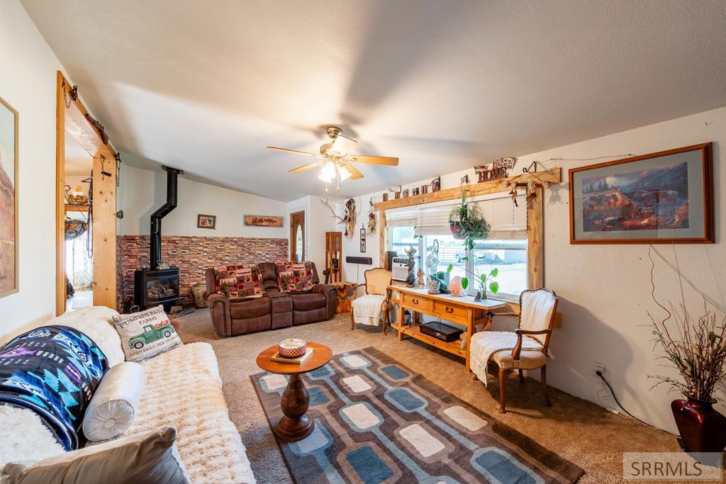 286 North 2300 East St. Anthony, ID 83445 - Photo 7 of 32 Family room