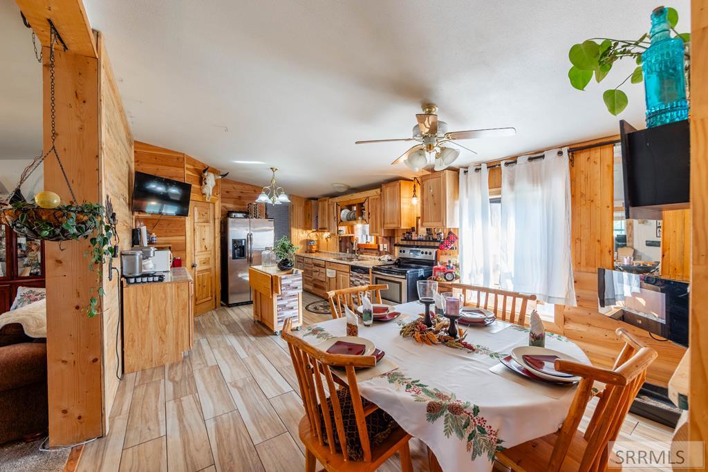 286 North 2300 East St. Anthony, ID 83445 - Photo 9 of 32 Dining room and kitchen