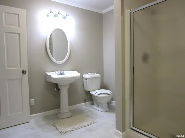 $284,000 | 1253 County Road 800 East, Carmi, IL 62821