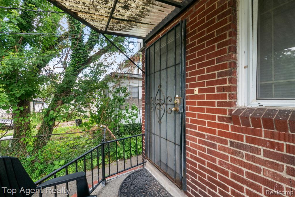 3958 Buckingham Detroit, MI 48224 - Photo 6 of 45