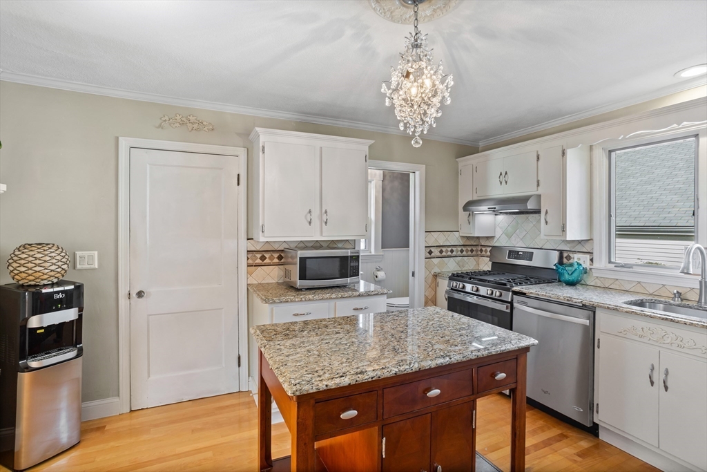 57 Middlesex Road Stoneham, MA 02180 - Photo 17 of 34 Gallery Image 17