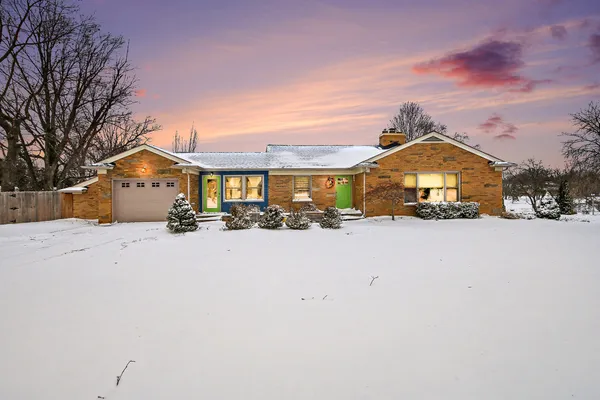 $3,600 | 2907 Cascade Road Southeast, Grand Rapids, MI 49506