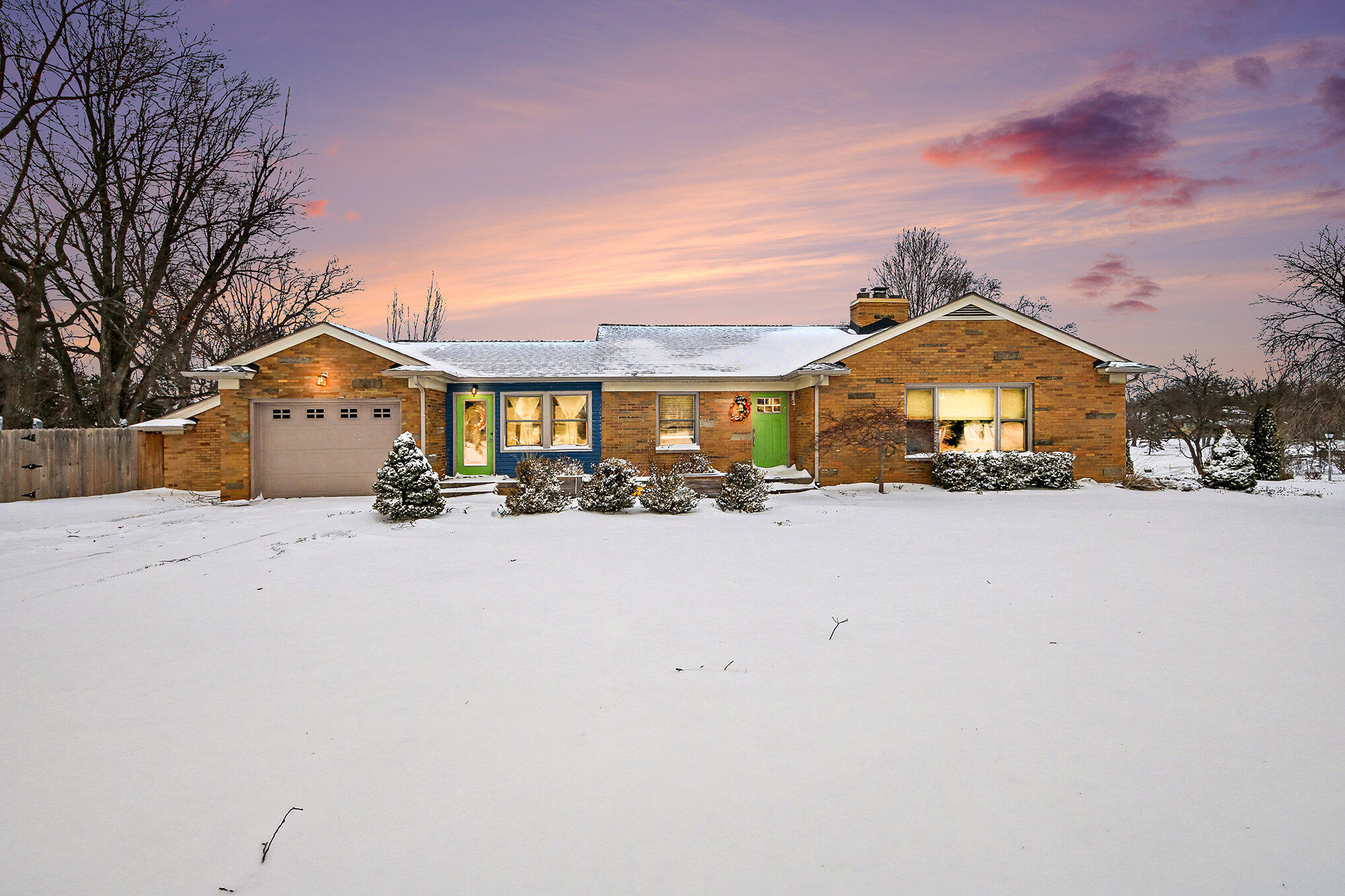 2907 Cascade Road Southeast Grand Rapids, MI 49506 - Photo 2 of 16 001_file_196