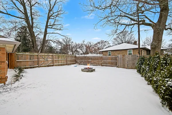 $3,600 | 2907 Cascade Road Southeast, Grand Rapids, MI 49506