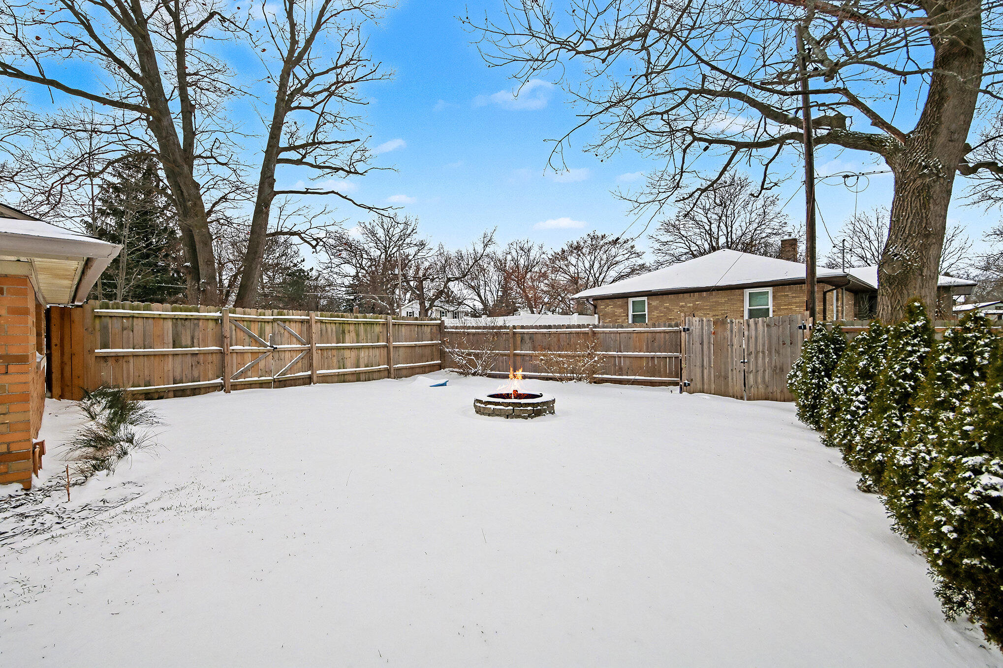 2907 Cascade Road Southeast Grand Rapids, MI 49506 - Photo 4 of 16 015_file_144