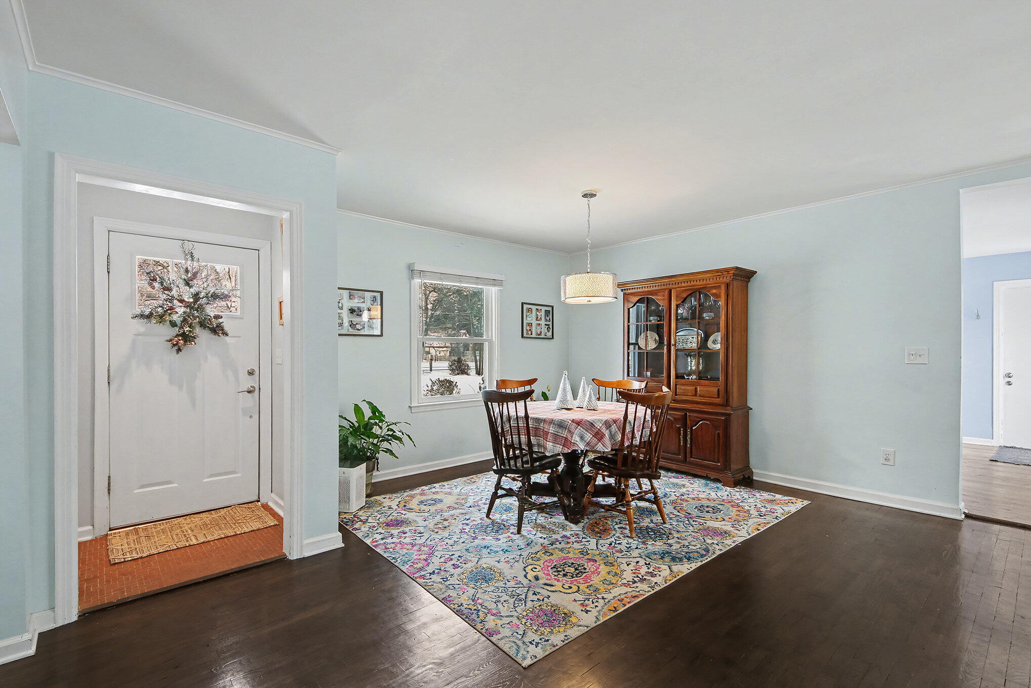 2907 Cascade Road Southeast Grand Rapids, MI 49506 - Photo 7 of 16 003_file_988