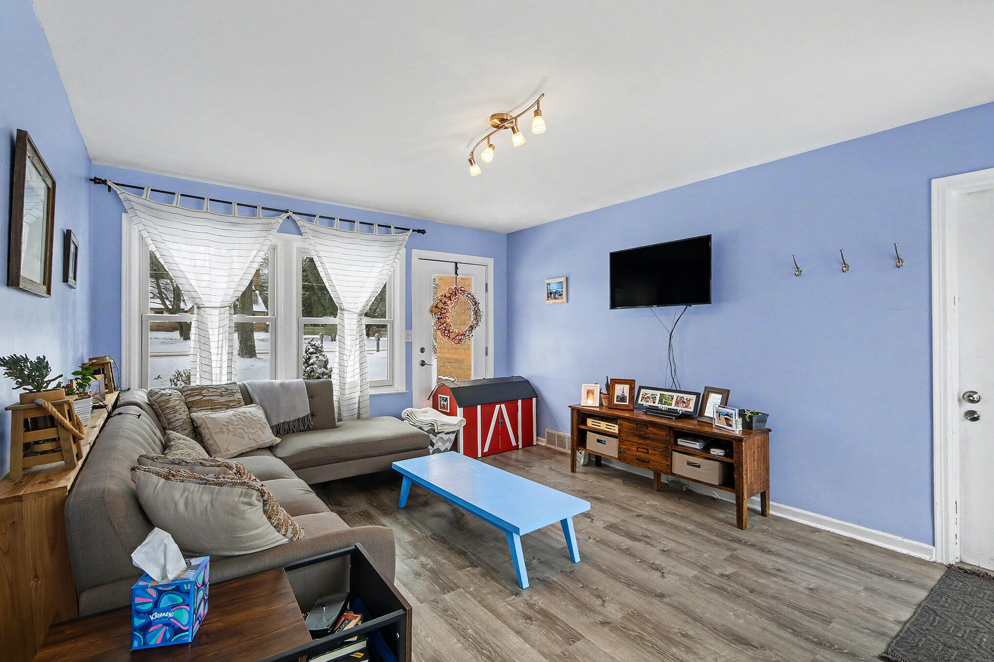 2907 Cascade Road Southeast Grand Rapids, MI 49506 - Photo 8 of 16 005_file_74