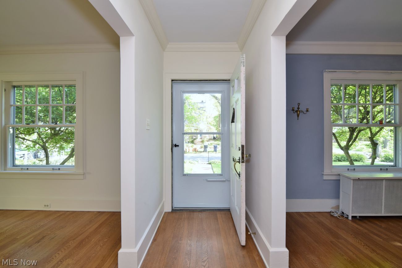2970 Coleridge Road Cleveland Heights, OH 44118 - Photo 2 of 43 Foyer Entry