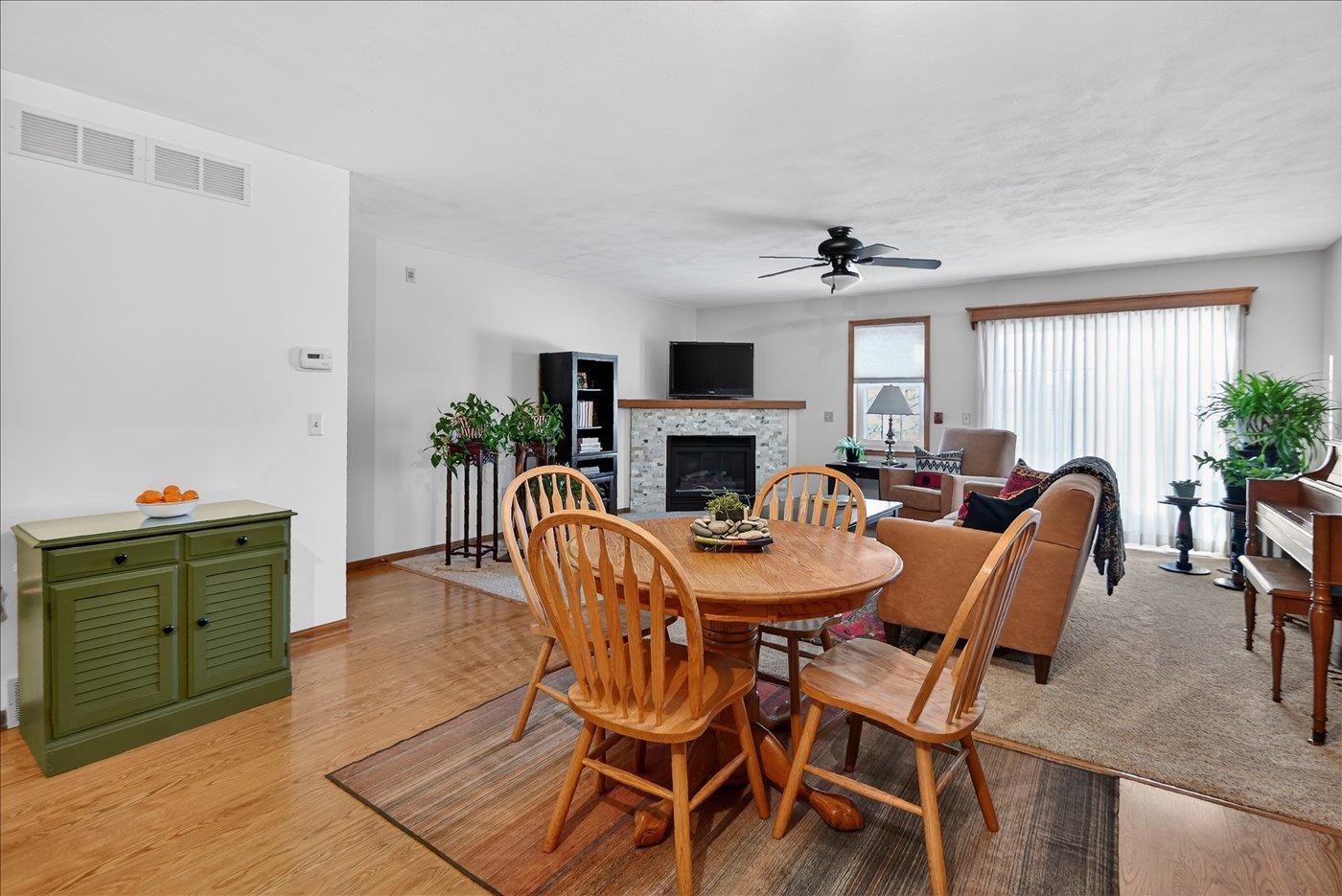 2341 Effingham Way Sun Prairie, WI 53590 - Photo 9 of 27