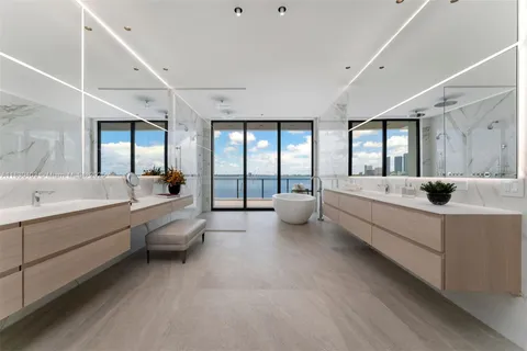 $19,995,000 | 1045 North Venetian Drive, Miami, FL 33139