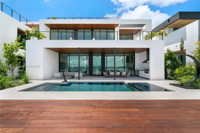 $19,995,000 | 1045 North Venetian Drive, Miami, FL 33139
