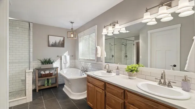 $825,000 | 17917 North Saddle Hill Road, Colbert, WA 99005