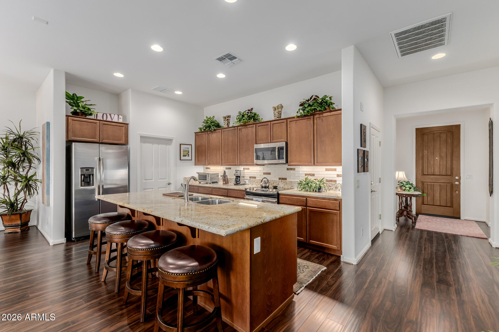 16339 Piccadilly Road Goodyear, AZ 85395 - Photo 8 of 21 Island