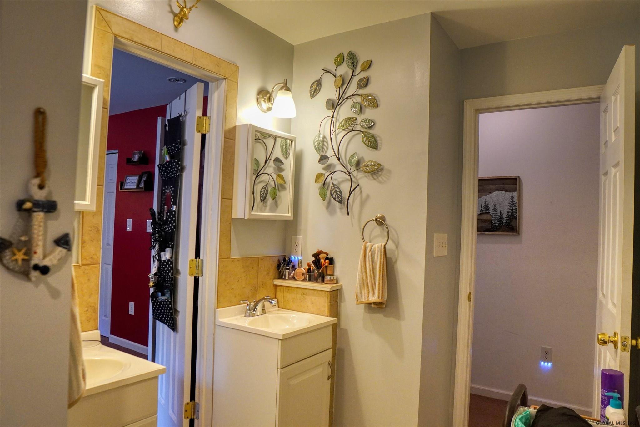 11 Meadowbrook Road Queensbury, NY 12804 - Photo 18 of 29 Photo 18