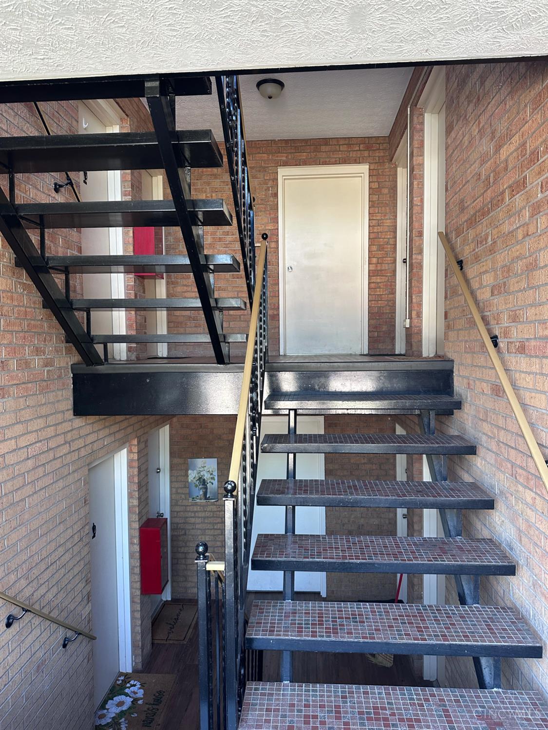 6611 Hearne Road, Unit 101 Cincinnati, OH 45248 - Photo 3 of 16