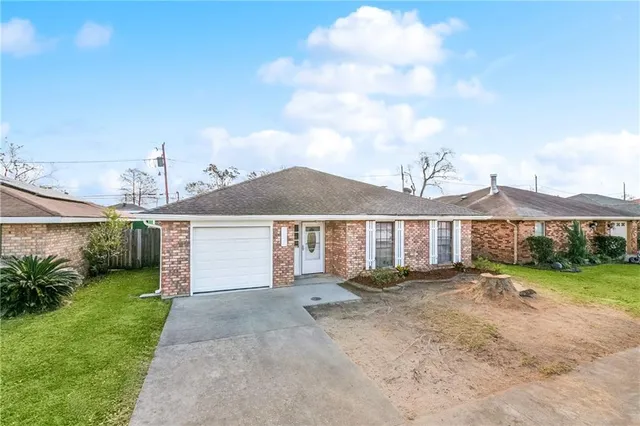 $199,000 | 1924 Yorktowne Drive, Laplace, LA 70068