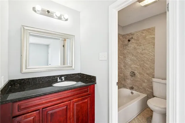 $189,000 | 1924 Yorktowne Drive, Laplace, LA 70068