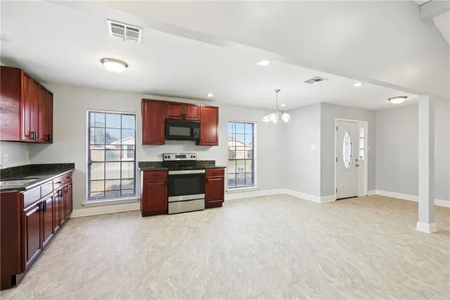 $189,000 | 1924 Yorktowne Drive, Laplace, LA 70068