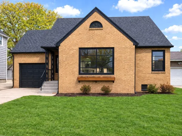 $239,900 | 1509 5th Avenue, Sterling, IL 61081