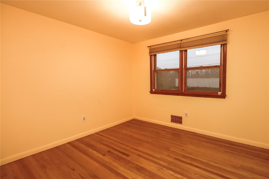 210 Erath Drive Greece, NY 14626 - Photo 17 of 38