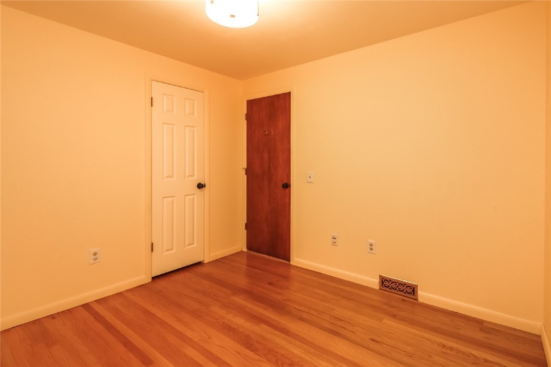 210 Erath Drive Greece, NY 14626 - Photo 18 of 38