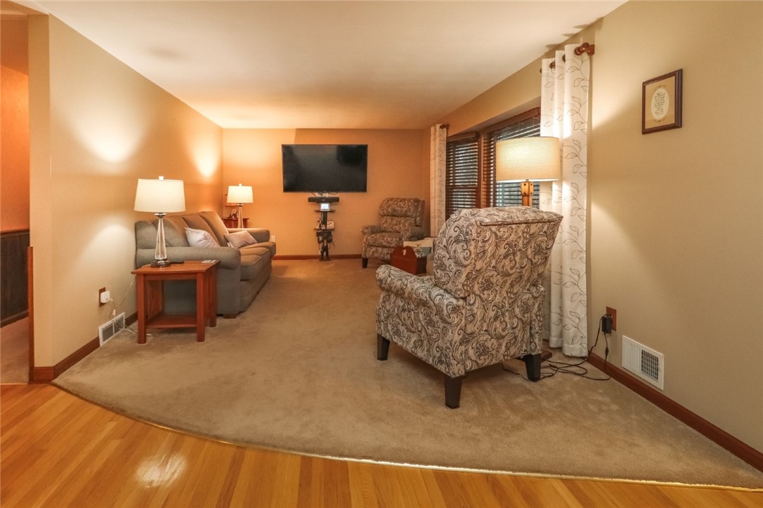 210 Erath Drive Greece, NY 14626 - Photo 6 of 38