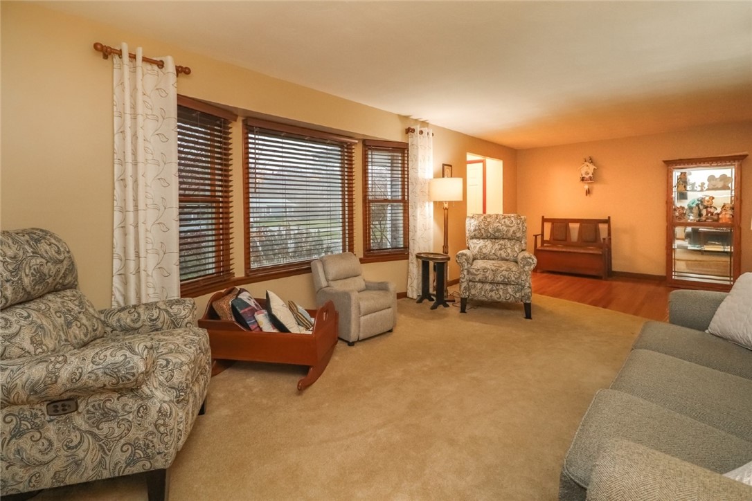 210 Erath Drive Greece, NY 14626 - Photo 7 of 38