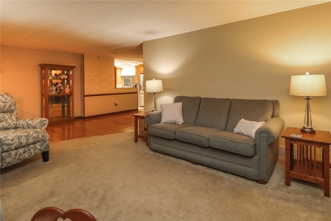 210 Erath Drive Greece, NY 14626 - Photo 8 of 38