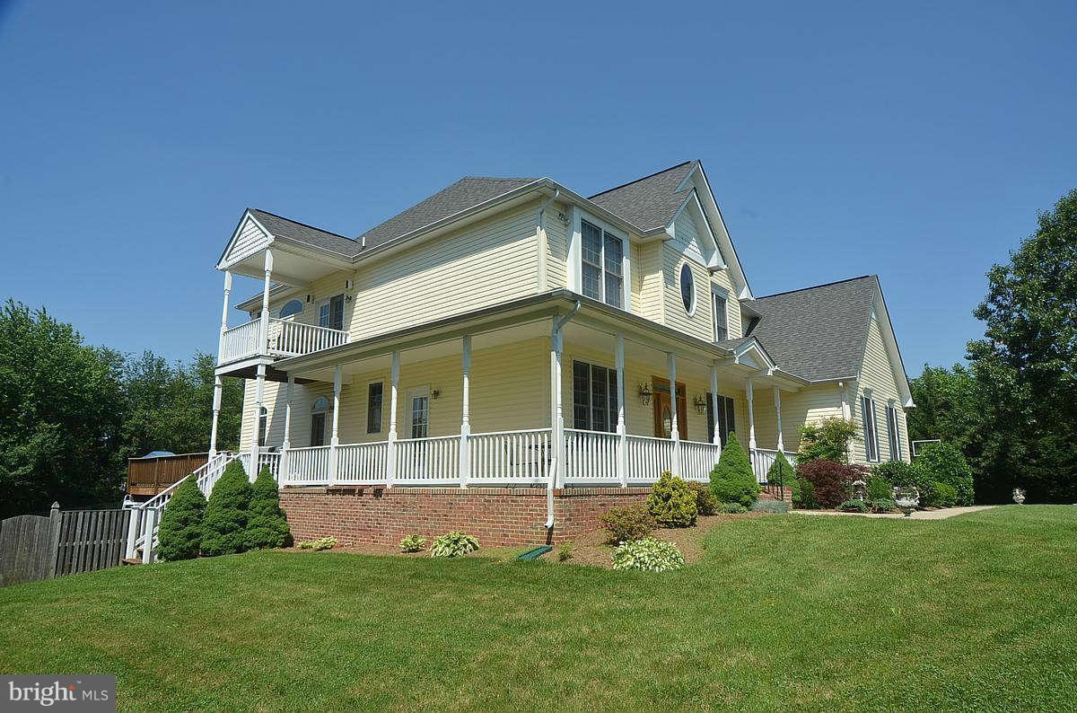 24719 Ridge Road Damascus, MD 20872 - Photo 2 of 30 Wrap around porch
