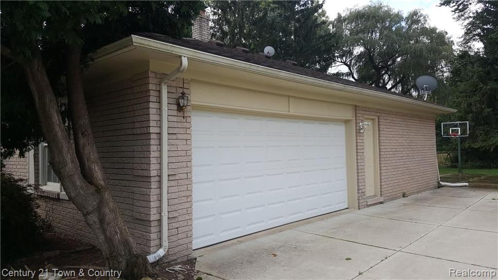 1737 North Kilburn Road Rochester Hills, MI 48306 - Photo 8 of 40