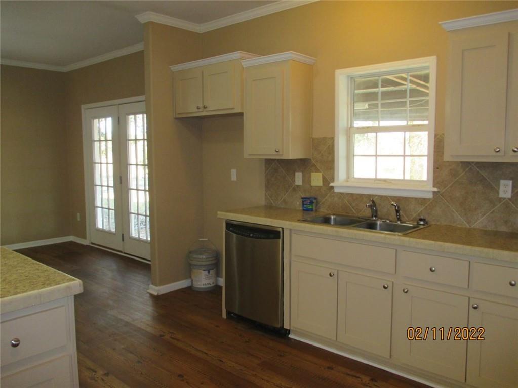 1226 Hooper Road Pineville, LA 71360 - Photo 7 of 27 Gallery Image 7
