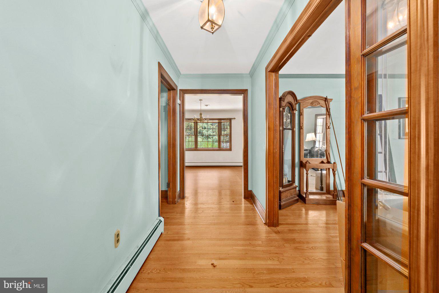 610 Blankner Road Sykesville, MD 21784 - Photo 5 of 28 foyer/hallway